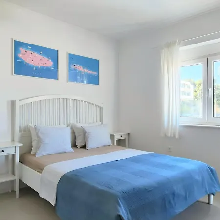 Apartment Dora *