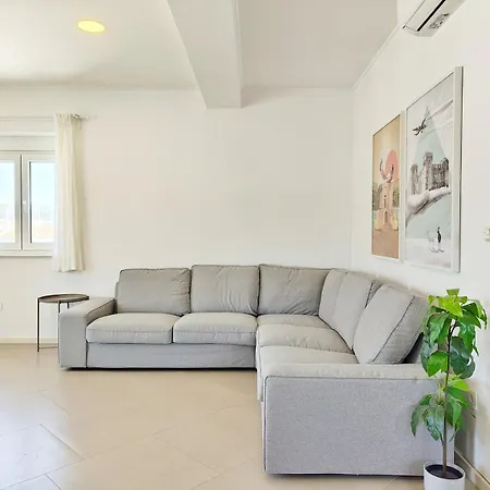 Apartment Dora *